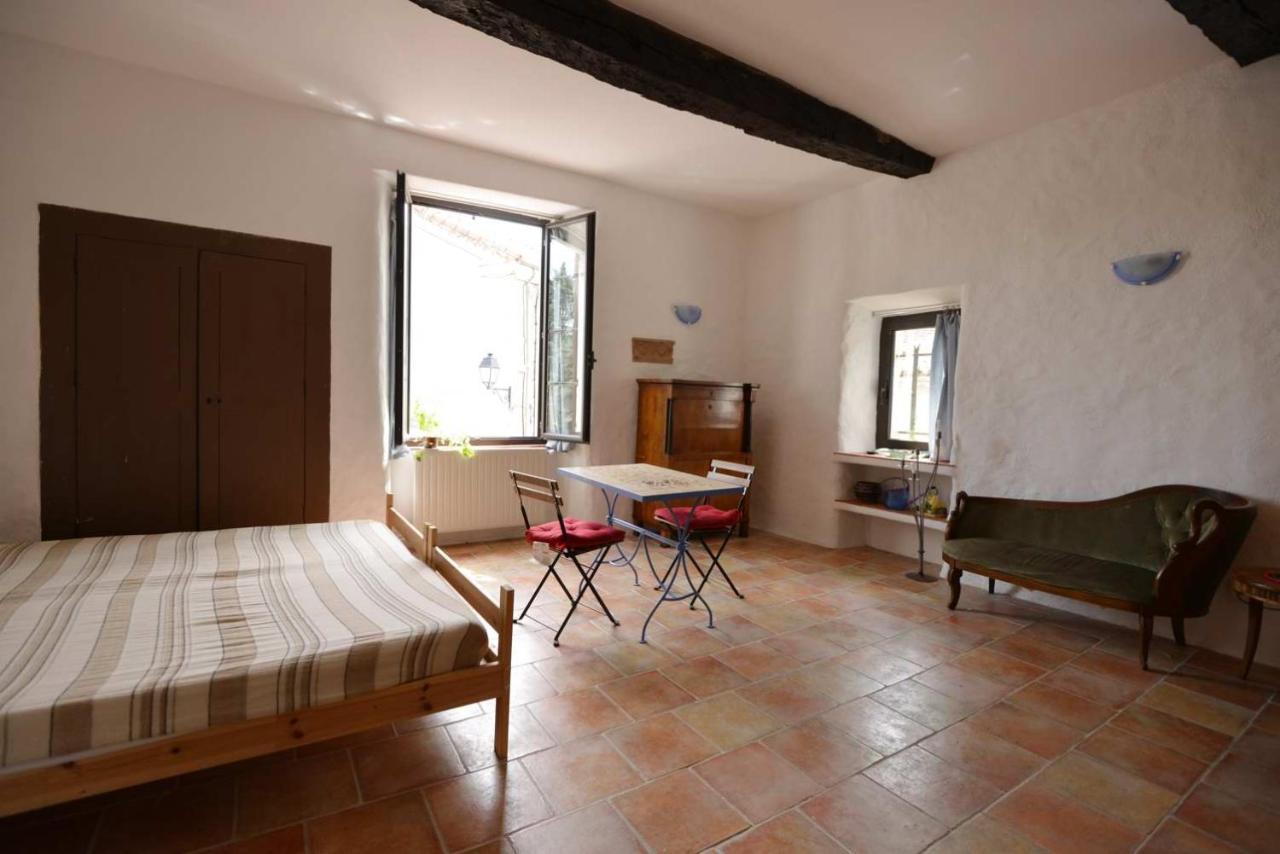 Studio De La Cheminee Et Studio De La Place Apartment Sigonce ภายนอก รูปภาพ