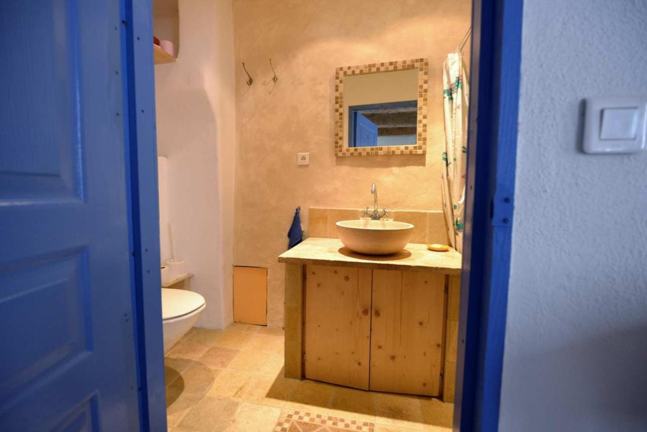 Studio De La Cheminee Et Studio De La Place Apartment Sigonce ภายนอก รูปภาพ